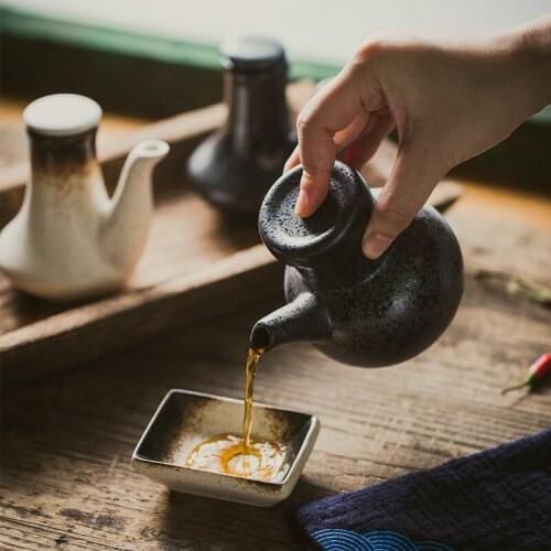 HOT Japanese Style Ceramic Retro Black Soy Sauce Pot Small Vinegar Pot with Lid Sauce Jar Bottle Seasoning Jar Condiment Bottle