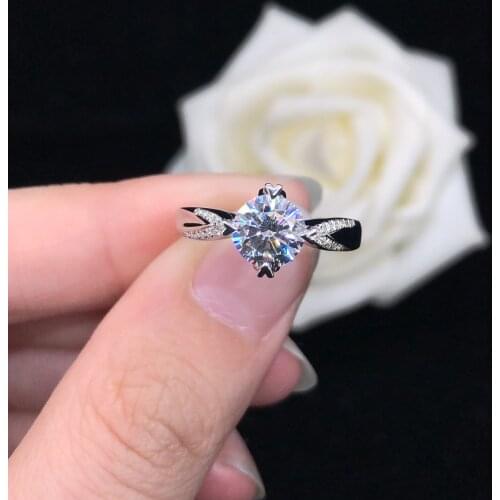 Pretty 0.5Ct 5.0mm D Color Moissanite Engagement Ring AU750 18K White Gold Ring Luxury Quality Wedding Jewelry