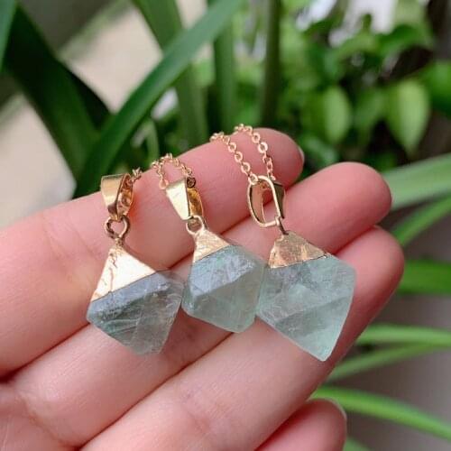 1pc Small Rock Natural Stone Pendant Pyramid Pendulum Green Fluorite Quartz Crystal Necklaces for Women Reiki Healing Amulet