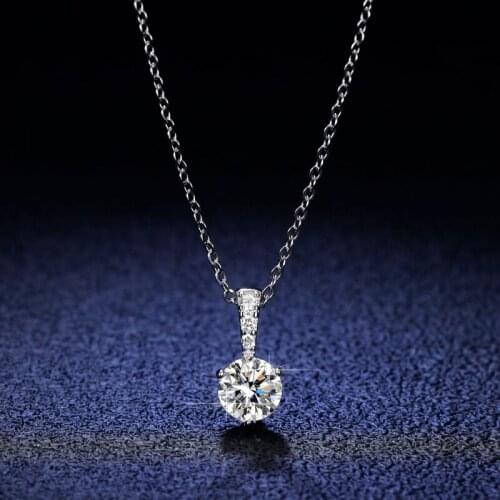 925 Sterling Silver Pendant 1 Carat Moissanite Necklace Women Fashion Classic Three-claw Silver Pendant Gift Chain