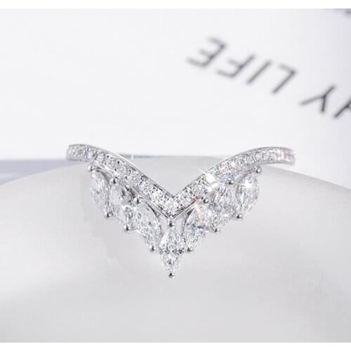 Milangirl Ladies Korean Style "V" Shaped Geometric Inlaid Water Drop Crystal Zircon Rhinestone Ring for Women Wedding Jewelry