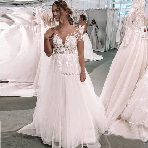 Illusion V-Neck A Line Wedding Dresses with Short Sleeves Backless 3d Applique Bridal Gown Robe de Mariee Tulle Wedding Dress