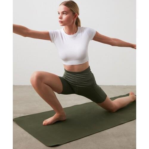 Trendyol High Waist Pocket Detailed Sports Shorts TWOAW21SR0033