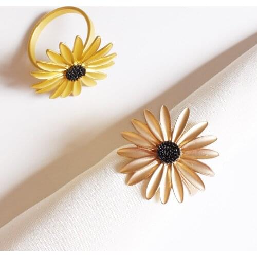 12PCS/Metal electroplating daisy napkin ring table top decoration for hotel reception wedding banquet holiday party
