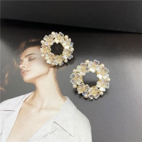 Korean Fashion Imitation Pearl Flower Star Earrings for Women Lovely Geometric Stud Earrings Jewelry
