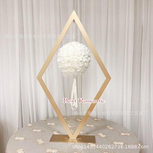 10pcs /lot Gold New wedding triangle flower stand road guide cake table decoration new house layout