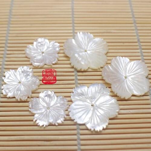 15/20/26/28/30MM White Natural Mother Of Pearl Shell Beads Carved Flower Charms DIY Seashell Beads for Jewelry Making Accessory