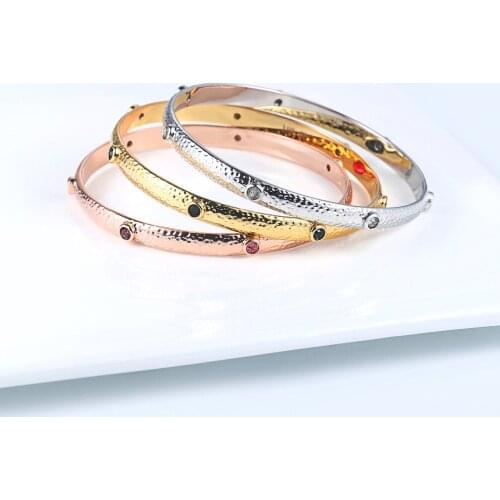 DOUBLE FAIR Rigid Bracelets