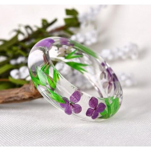 Handmade Lucite Plastic Dried Hydrangea Flower Incased Resin Womens Bracelet Bangle
