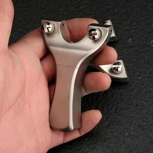 All titanium alloy hunting slingshot outdoor high-precision shooting catapult with flat rubber band competitive slingshot