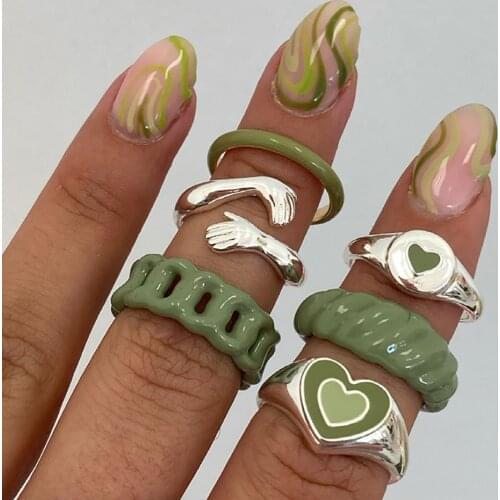 Vintage 6Pcs Green Embrace Hands Rings Set For Women Metal Paint Coating Creative INS Style Love Heart Ring Fashion Jewelry