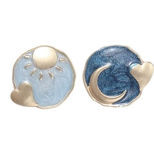 Simple Moon and Sun Piercing Earrings for Women Earring Minimalist Luxurious Earring Cute Jewelry Gift for Couple