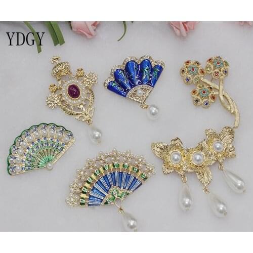 Ydgy new luxury Brooch beautiful old relief pearl fan shape fan Brooch lady jewelry wholesale