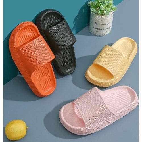 Men Women Summer Fashion House Slippers Clogs Indoor Bathroom Slides Soft Unisex Home Floor Hole Solid Slides Ladies Beach Shoes