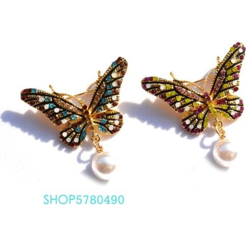 Fashion Jewelry Rhinestone Breast Pin Cute Butterfly Brooch Women Gold Color Pearl Brooch Lady Dancing Dress Garments Accessory