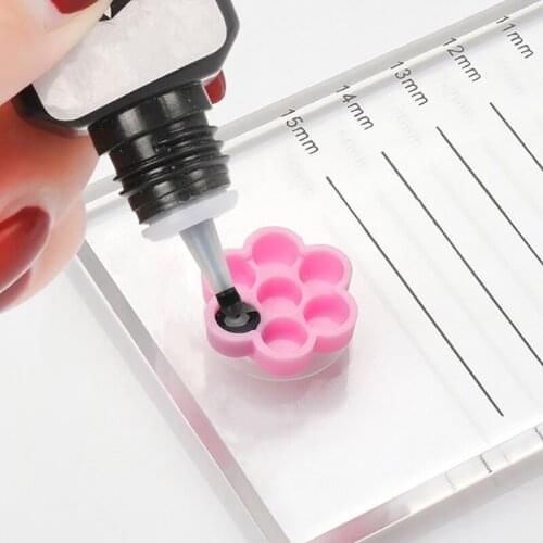 100Pcs Adhesive Glue Holder Palette Flower Beauty Eyelash Extension Glue Cup For Eyelashe Extension Tattoo Pigment Holder Pallet