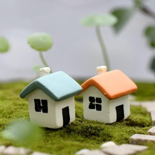 2PCS Wooden House Miniature Figures Decorative Fairy Garden Animal Statue Home Desktop Gift Moss Ornaments Resin Craft