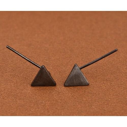Black gun plated triangle stud earring for lady drop Distribution 2017 fashion jewelry engagement earrings gift wholesale