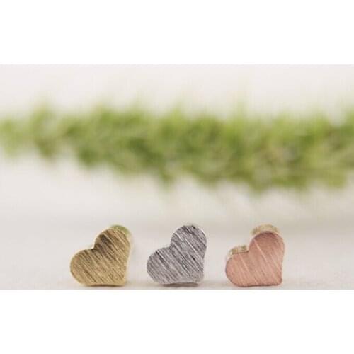 Fashion gold stud earrings Lovely hearts wiredrawing stud earrings for women