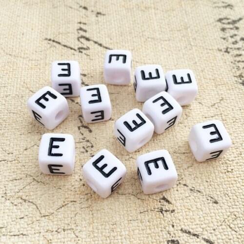 Cube Acrylic Letters Beads 10mm 550pcs Single English Initial E Printing White Square Alphabet Lucite Jewelry Spacer Beads