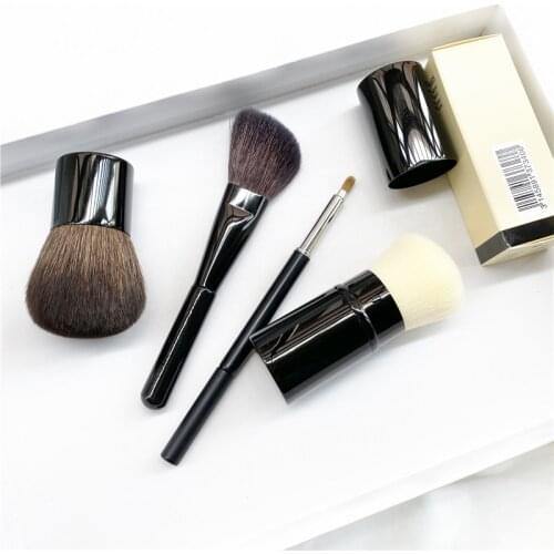 Retractable Kabuki / Petit Pinceau Kabuki / Lip Makeup Brushes - Qualified on-go Powder Blush Foundation Beauty Cosmetics Tool