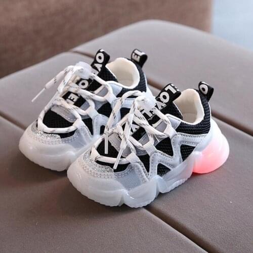 New Children Luminous Shoes Boys Girls LED Sport Running Shoes Baby Lights Fashion Sneakers Toddler Kids With Light Sneakers