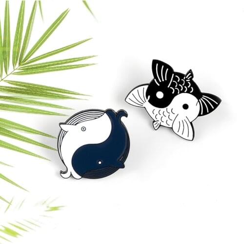 Cartoon Cute Black And White Yin Yang Gossip Fish Brooch Fashion Enamel Whale Brooch Simple All-match Clothing Bag Badge Jewelry
