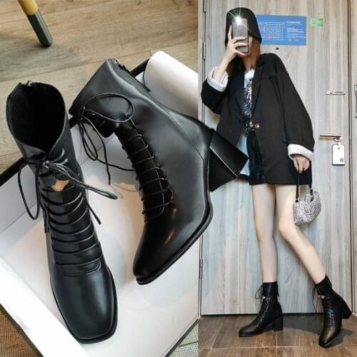 2020 autumn and winter womens shoes new Korean version of wild net red high heels square toe boots