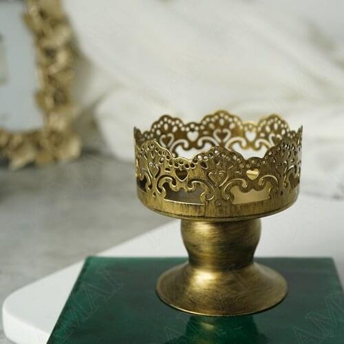 European Metal Cake Trays Gilded Decorative Snack Stand Hollow Out Dessert Organizer Retro Home Decoration Baking Accessories