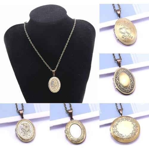2021 New Oval Carved Flower Stripe Locket Pendant Necklace Women Vintage Ancient Brass Opening Love Heart Photo Locket Jewelry