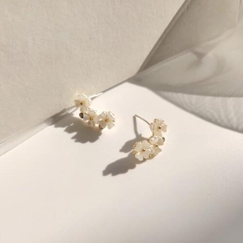 South Korea Is Contracted And Pure And Fresh Temperament Flowers Earrings Creative Metal Sell Like Hot Cakes Stud Earrings