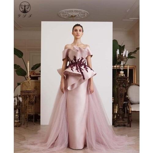 Fashion Off the Shoulder Scalloped Pleated Bodice Short Sleeve Appliqued Lace Peplum Sheath Prom Dresses with Overskirt