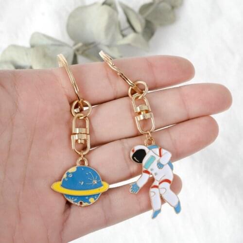 Key Chain For Women Men Spaceman Alien Rocket Metal Key Ring Gold Round Split Keyrings Keychain Trinket Bags Keyholder Jewelry