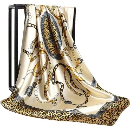 2021Luxury 100% Silk Scarf 90*90cm Fashion Big Brand Style Leopard Print Chain Ladies Large Square Scarf Professional Silk Scarf