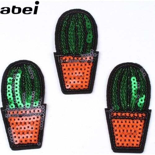 10pcs/lot Sequined cactus Patch Embroidery Iron On Plants Stickers DIY Sewing Garments Accessories Handmade Appliques badge