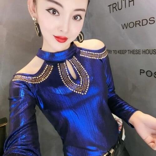 Hollow Out Metallic T-shirts Women Sexy Cut Out Shoulder Fake Leather T-shirts Lady Rivet Pullovers Female Bead Work T-shirt