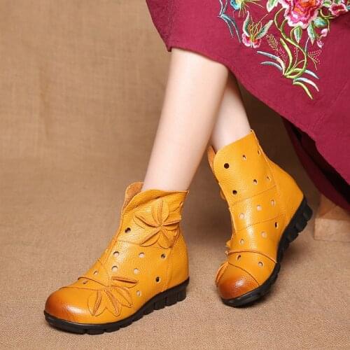 2021 New First Layer Cowhide Womens Sandals Retro Comfortable Short Boots Casual Hollow Martin Shoes Womens Single Boots