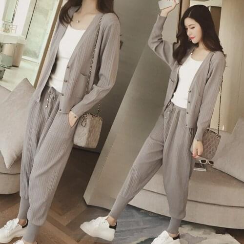 2019 autumn new womens knitted temperament two-piece leisure fashion suit fashion wave .Womens clothingTB149