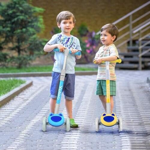 Kids Adjustable Foot Scooters LED Light Up Chilren Kick Scooter Portable Foldable 3 Wheels City Roller Skateboard for Boys Gils