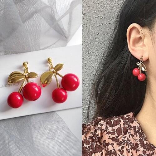 Korean Styl Simple Red Beads Ball Ear Clips Earrings Sweet Big Red Cherry Fruit Ear Pendant Clip on Earrings No Hole for Women