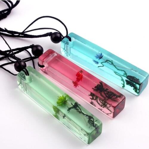 Creative Resin Necklace Red/Blue/Green Rectangle Dried Flower Charms Necklace Black Rope Chains Women Party Club Jewelry,1Piece