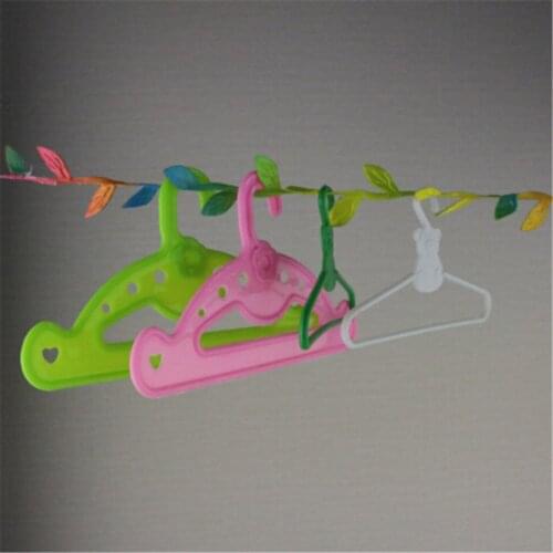 5 Pcs/Lot Cute Pink Hangers Dress Clothes Accessories For Babi Doll Pretend Play New year Girls' Gift New