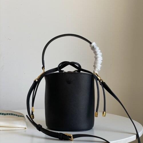 2021 new leather large capacity computer bag fashion briefcase mens handbag