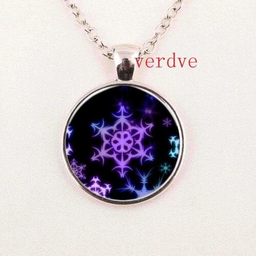 1 pcs Christmas Gift Pendant Necklace Glass Dome Jewelry Winter Child retro snowflake shape can be