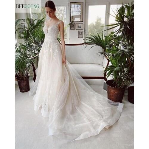 Ivory Lace Beading Tulle Scoop Neck Princess A-Line Wedding Dresses Chapel Train Floor-Length Bridal Gowns Custom Made