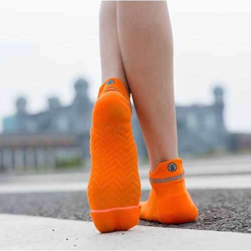 1 Pair New Fashion Sport Compression Socks Woman Outdoor Running Cycling Socks Breathable Summer Short Socks