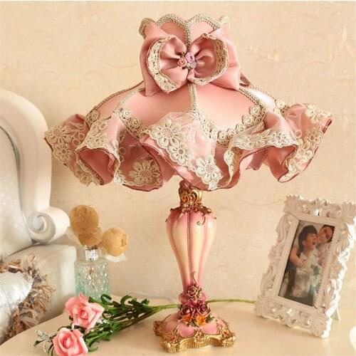 Country European Fabric Table Lamps Pink Bedroom Bedside Study Decor Table Lights Warm Carving Wedding Gift Luminaires Fixtures