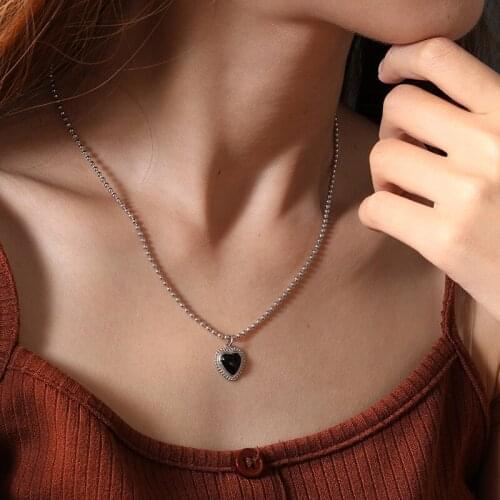 Silvology 925 Sterling Silver Black Agate Heart Necklace Round Bead Chain Elegant Pendant Necklace For Women Fashionable Jewelry