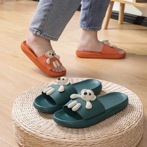 Summer Slippers Ladies Mens Beach Slippers Sandals And Slippers Cartoon Bear EVA Soft Bottom Non-slip Home Bathroom Shoes