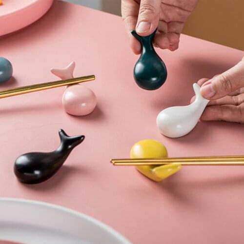 Cute Whale Chopsticks Holder Chopsticks Drag Creative Home Table Ceramic Ornament Chopsticks Shelf Tableware Tray
